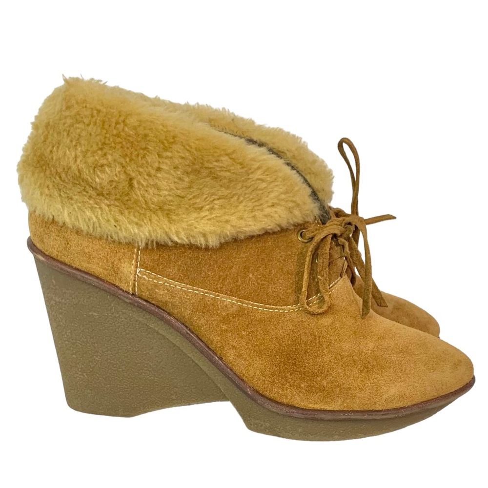 B MAKOWSKY Nellie Leather & Faux Fur Wedge Booties Sz 8.5